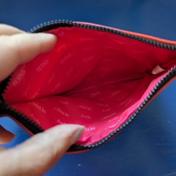 Ipsy x Tetris Makeup Bag - Picture 5 of 7